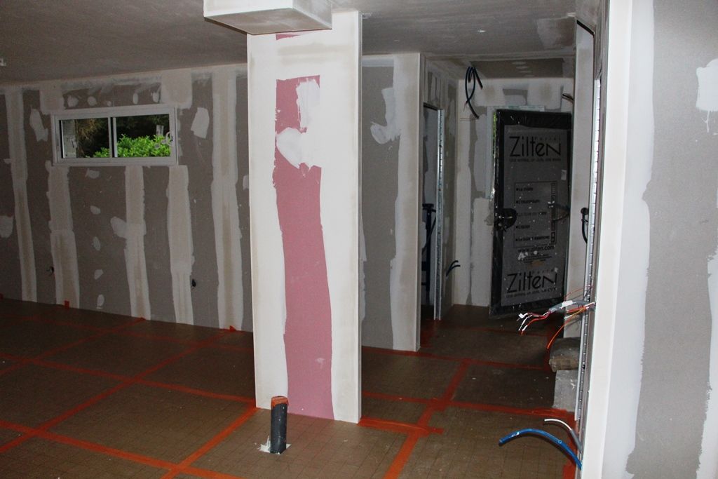 Isolation du sol du Rdc en TMS 10cm, prêt à recevoir le plancher chauffant