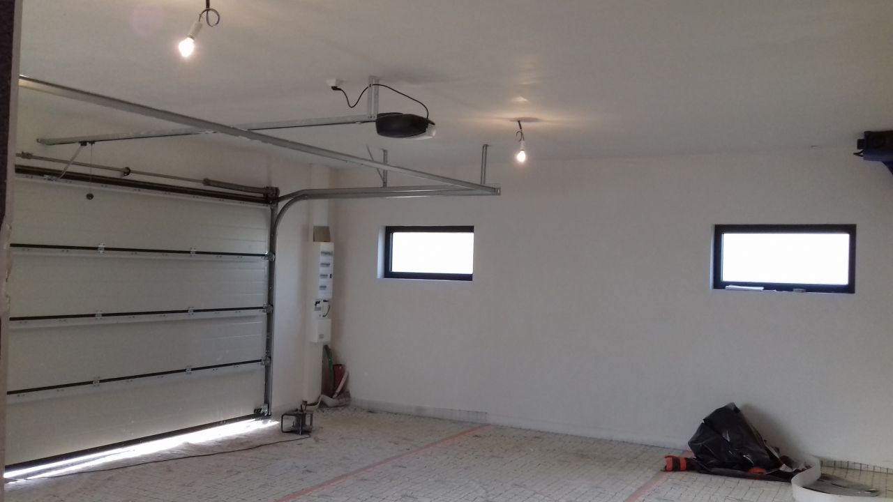 Eclairage garage (on mettra deux néons).