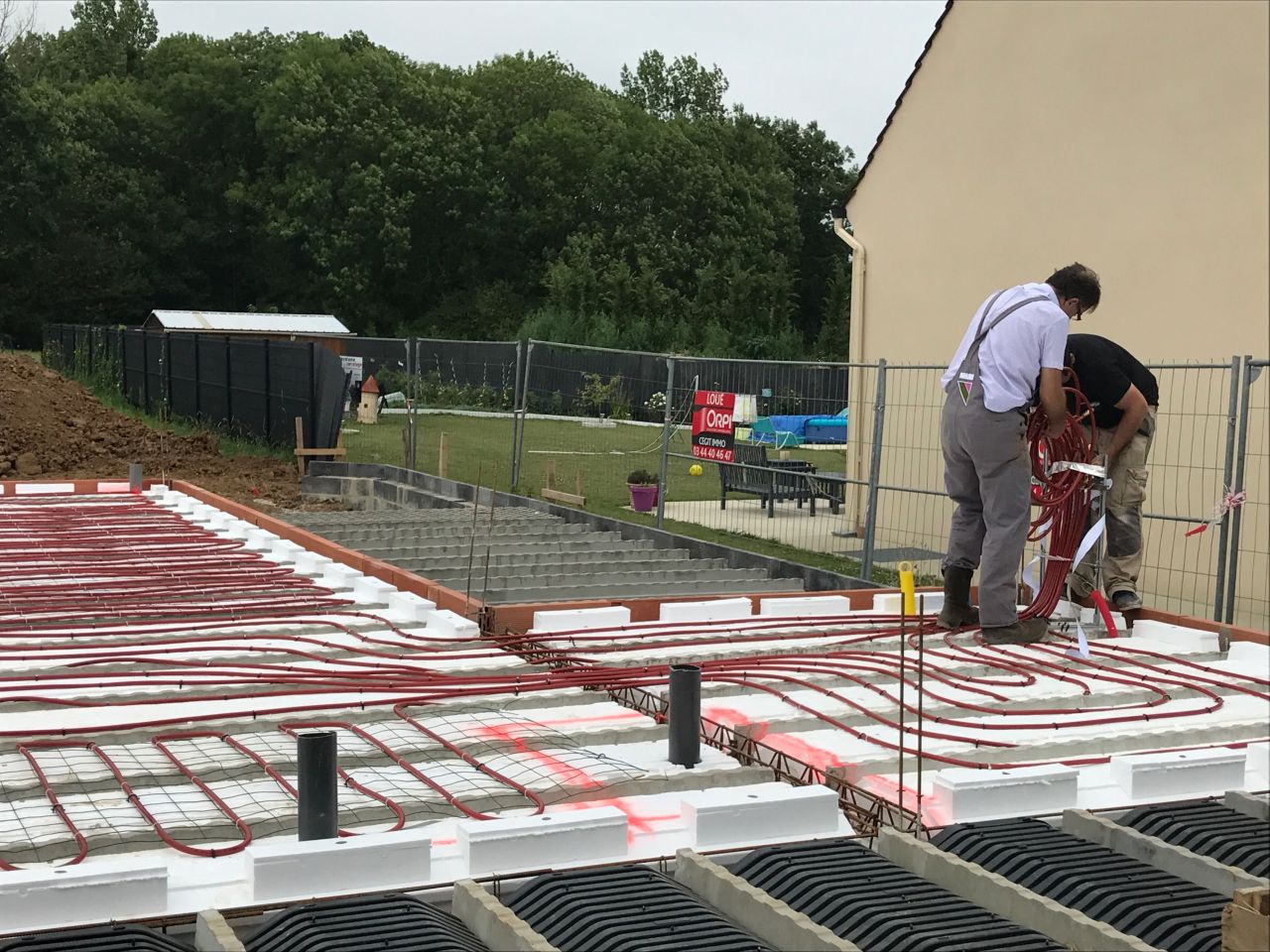 PREPARATION POUR LE PLANCHER CHAUFFANT AVANT COULAGE DE LA DALLE