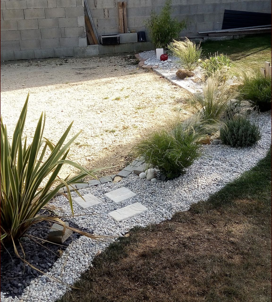 Finition des parterres avec gravier 