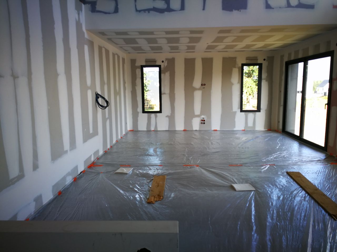 Protection des chapes avant ponçage et peinture 