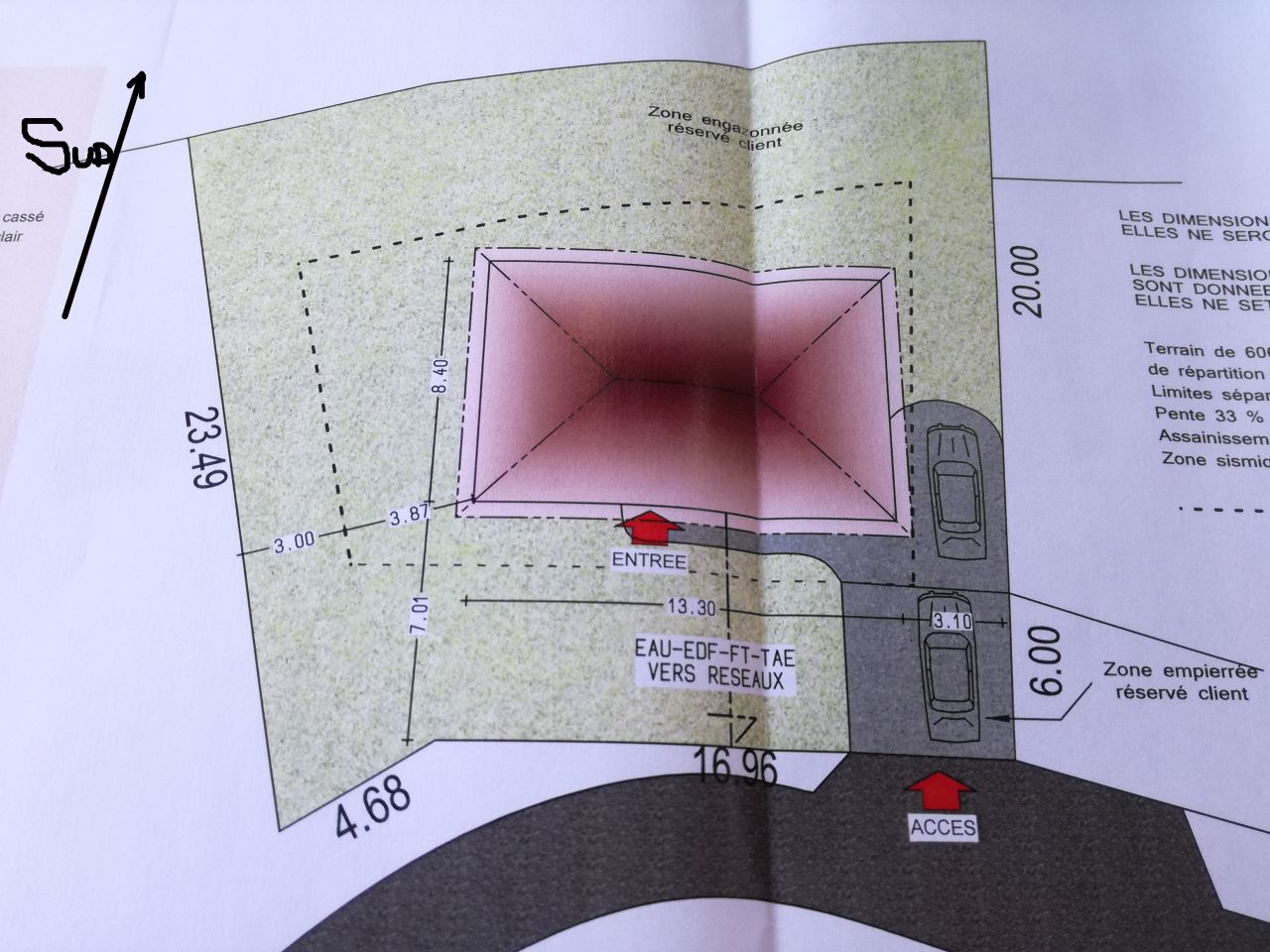 Implantation de la maison dans le terrain.