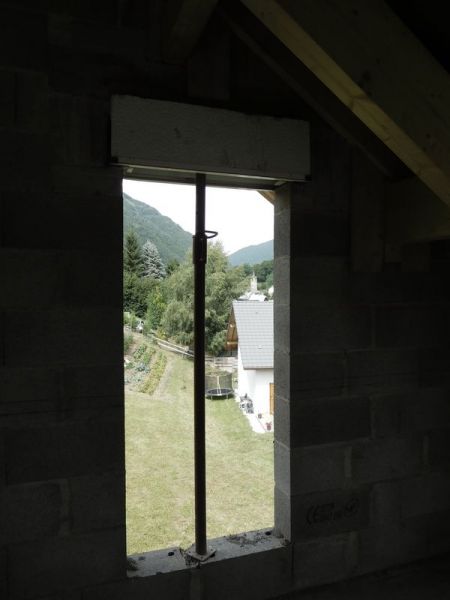 Vue intrieure : Chambre parents NORD. Pas prvu: on voit le clocher de l'glise; sympa!