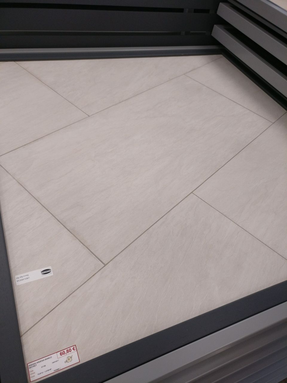 Carrelage Ceramiche Piemme linea Ardesia bianco (ardoise, blanc) chez Aubade