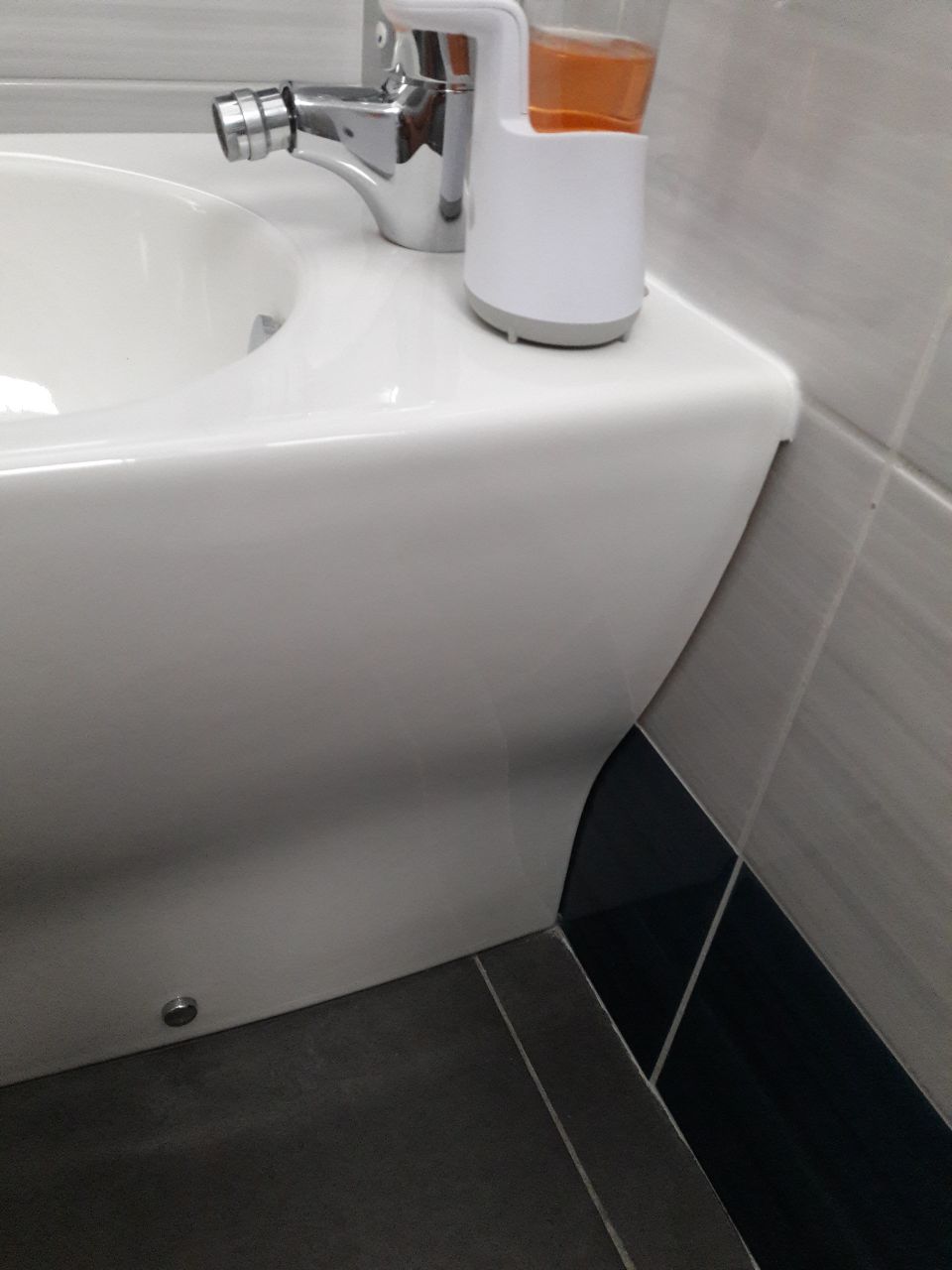 Pour une ide de bidet carn, un compromis entre le suspendu et les autres lol