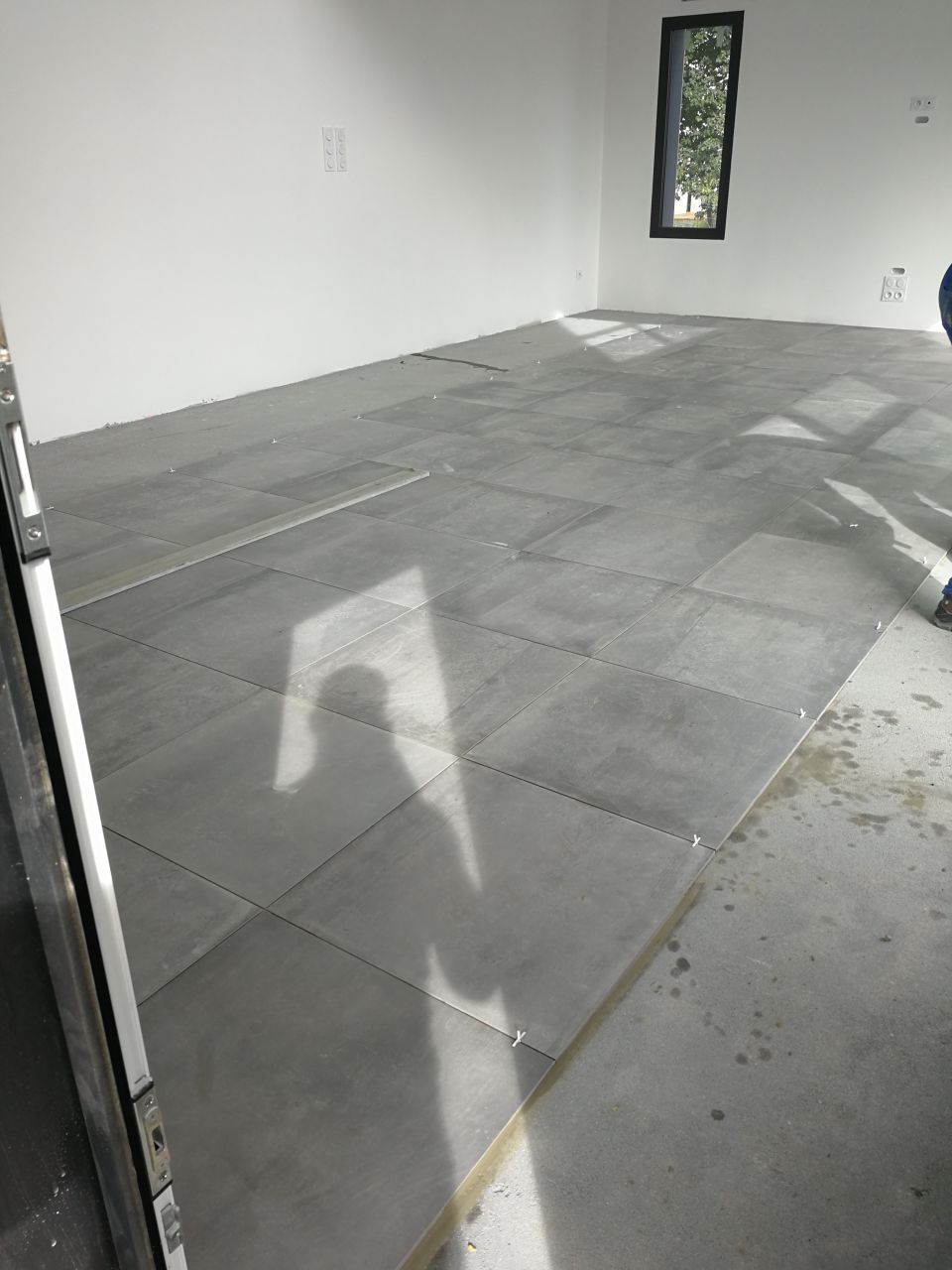 Carrelage 60*60 de chez CASA Entropia Grigio