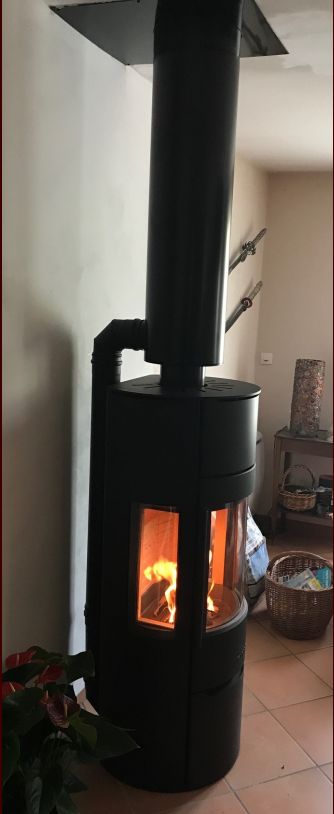 Poêle avec conduit efficience