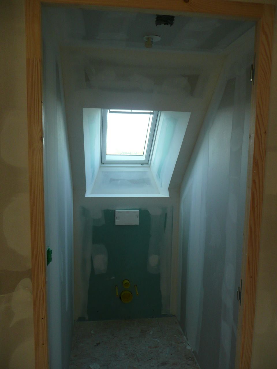 toilette étage terminée...plus c'est petit et plus c'est c*****