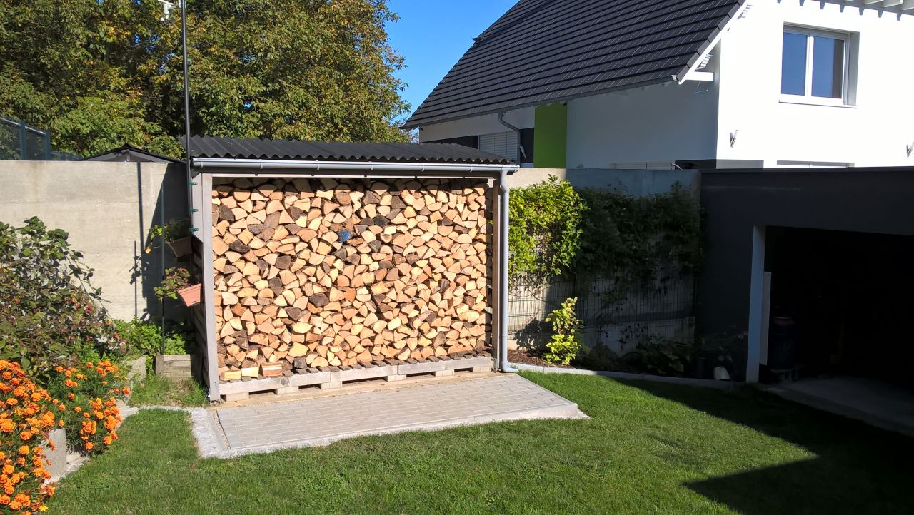 Terrasse abri bûches.