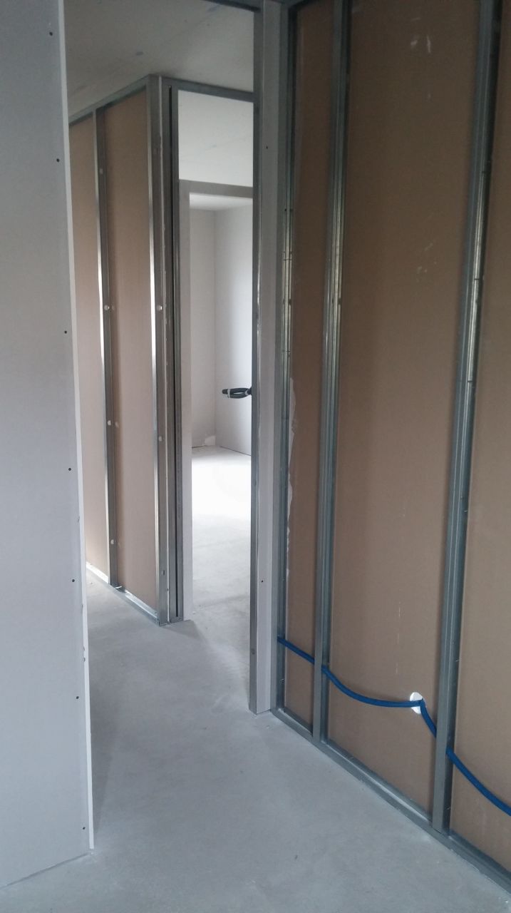 Couloir avant chambre