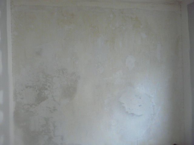 Le mur entre la chambre et la cuisine