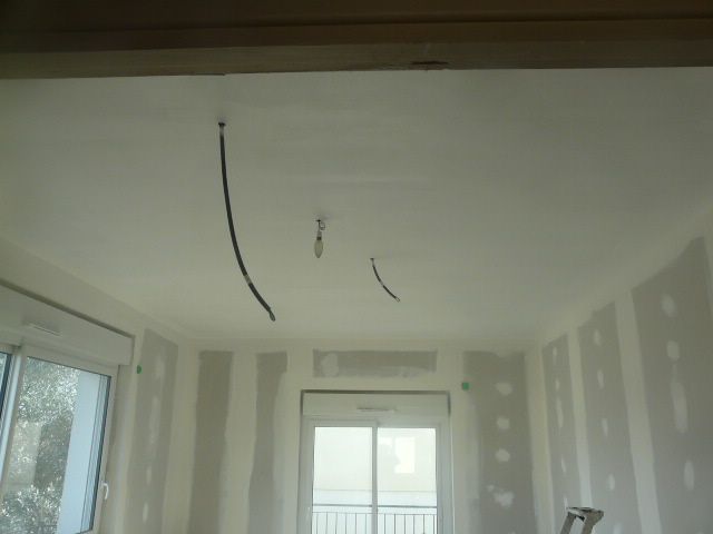 Première couche peinture plafond séjour