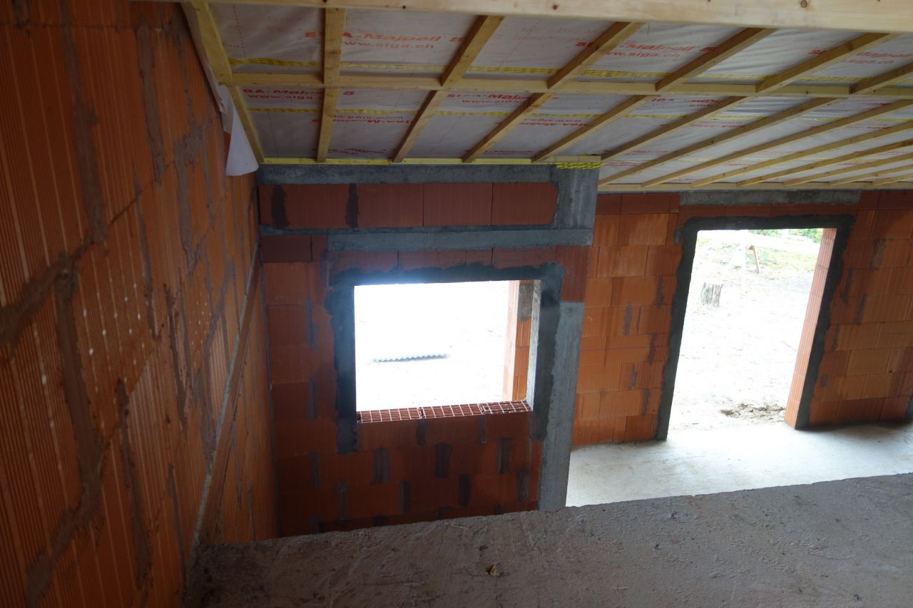 Vue de la mezzanine sur le vide de la cuisine