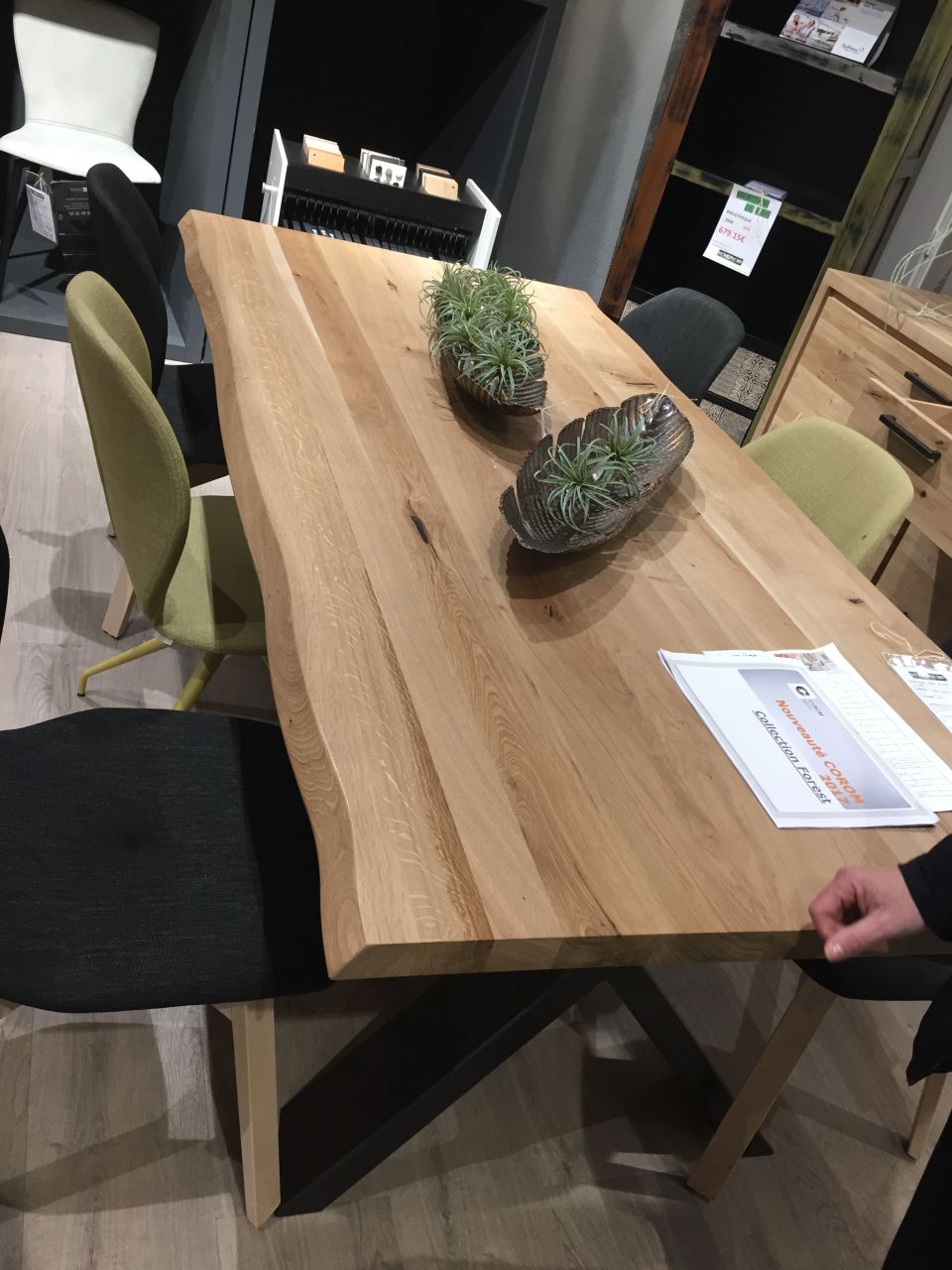 Table en bois massif
