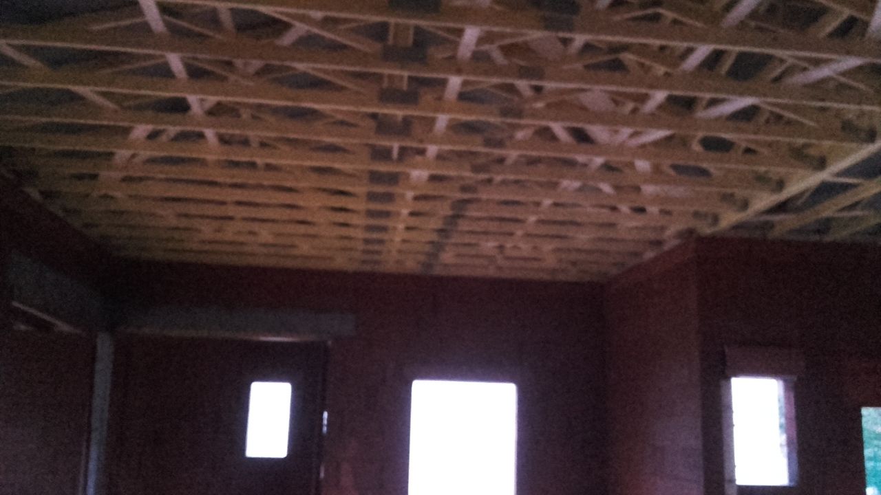 Vue sous les tuiles