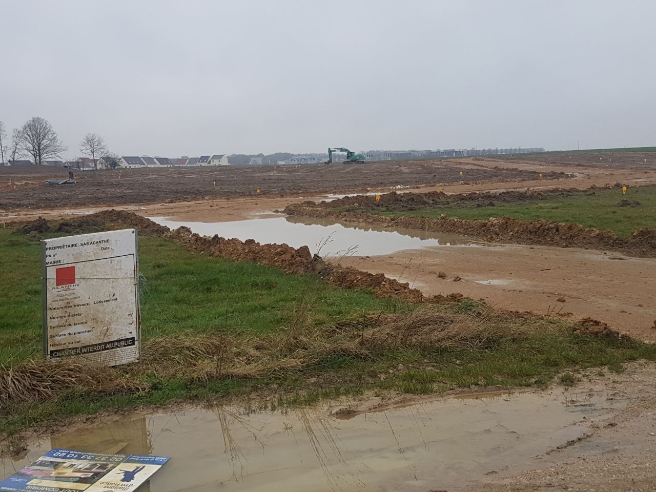 je n'avais pas demand de piscine !
<br />
Coucou  nos amis de La Volire, on voit vos maisons en arrire plan !