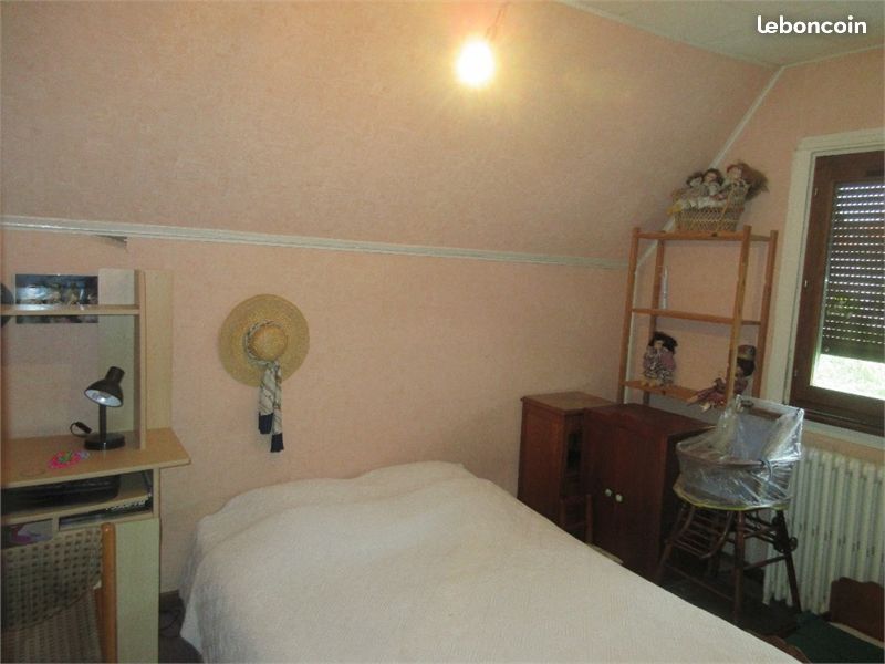 La petite chambre  l'tage