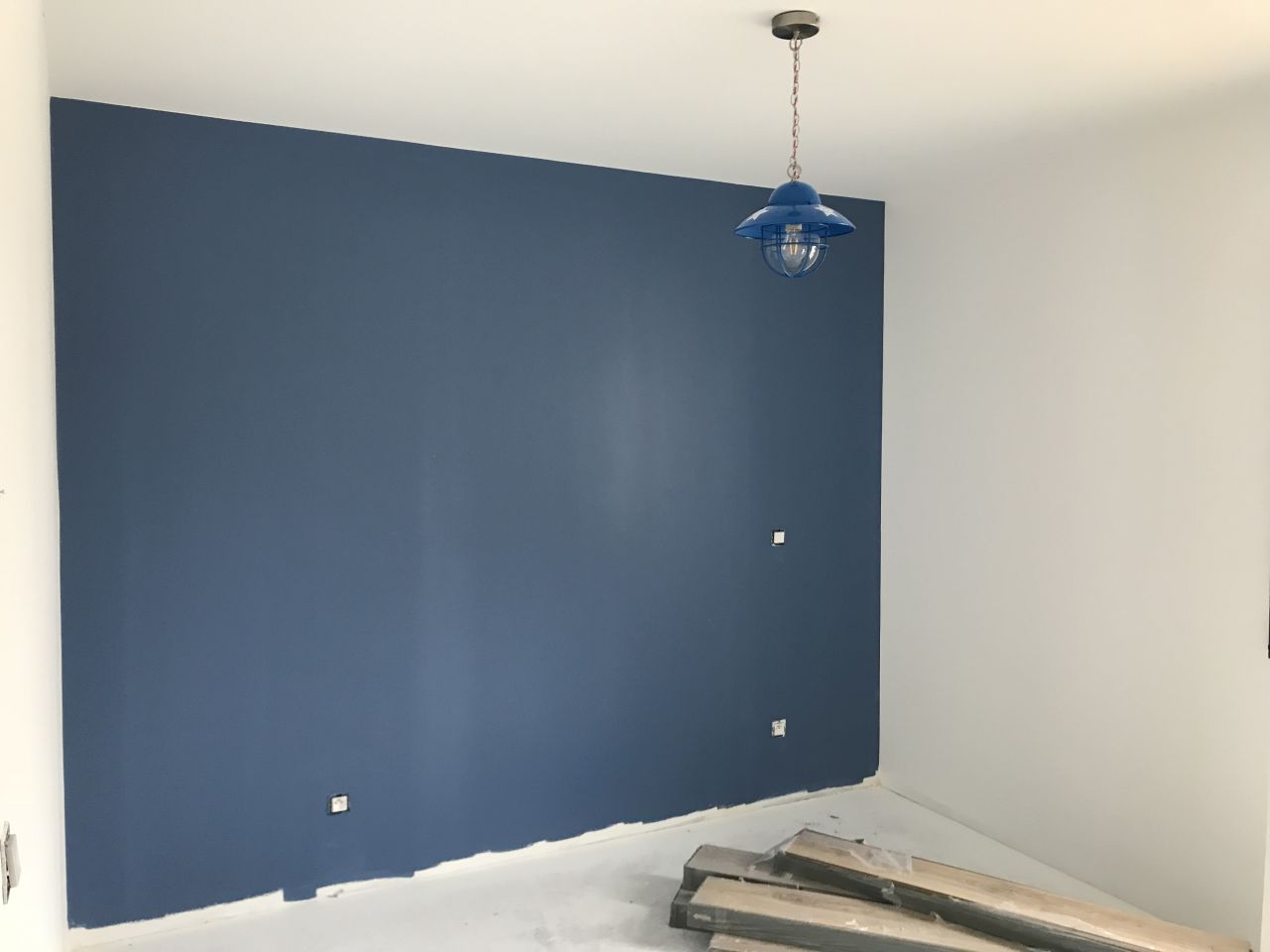 Peinture "tête de lit" dans la chambre de notre fils