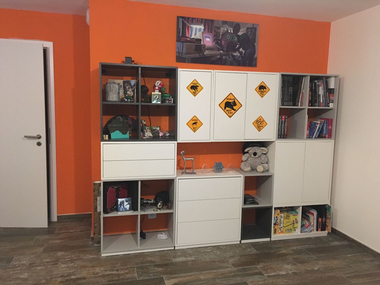 Installation de notre bureau : Armoire à goodies