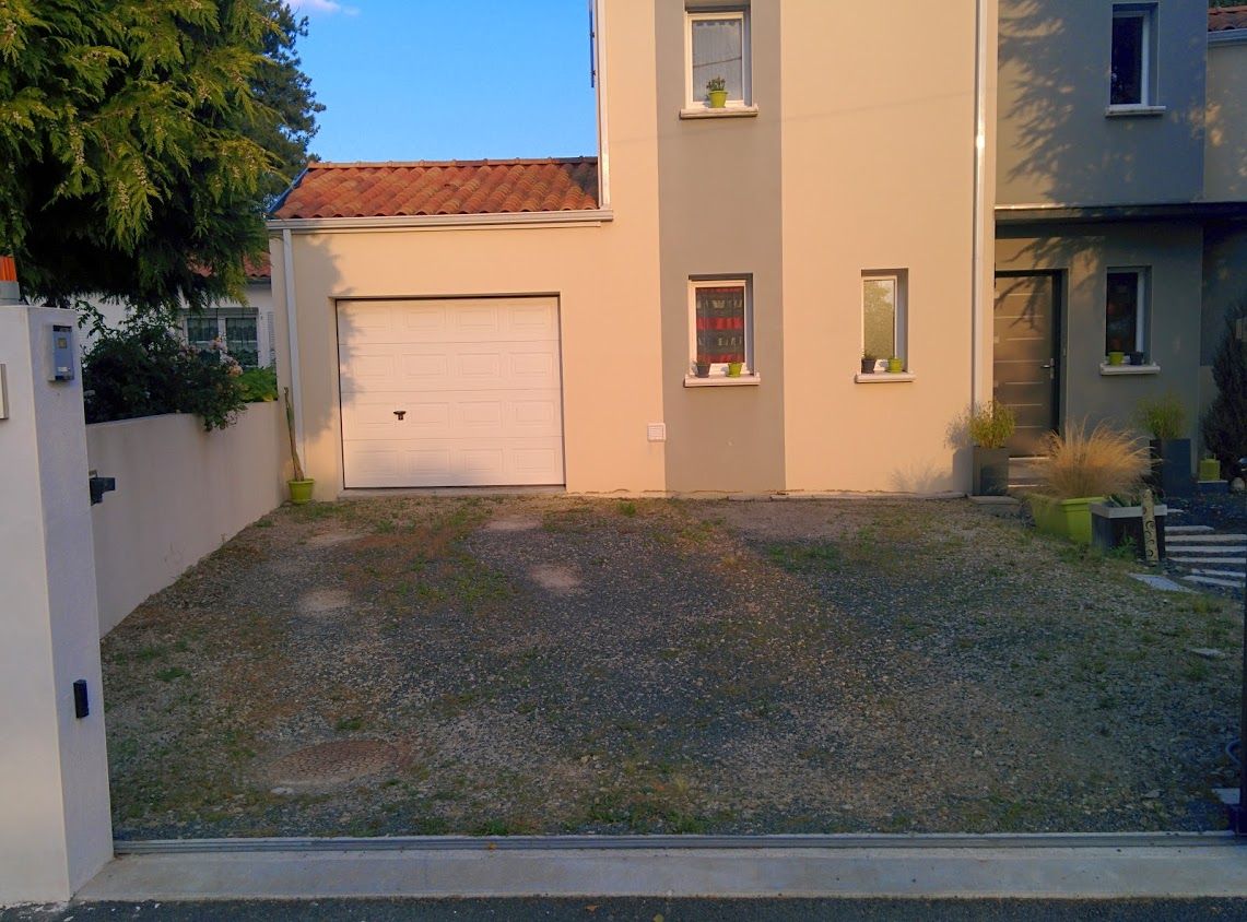 Entrée garage avant travaux