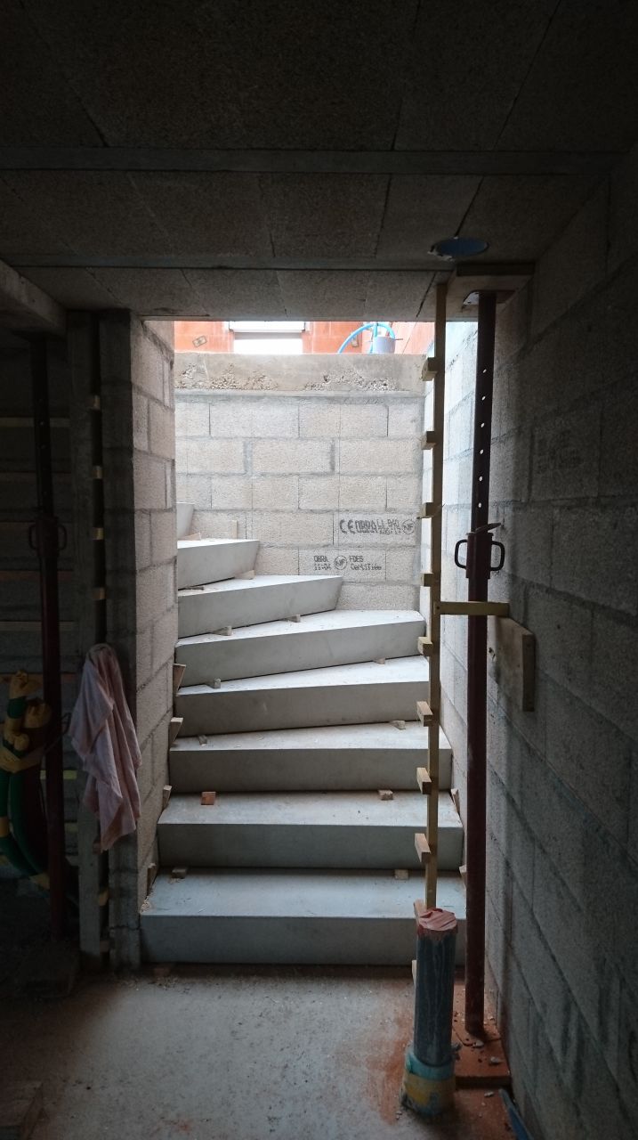 Escalier du sous-sol posé