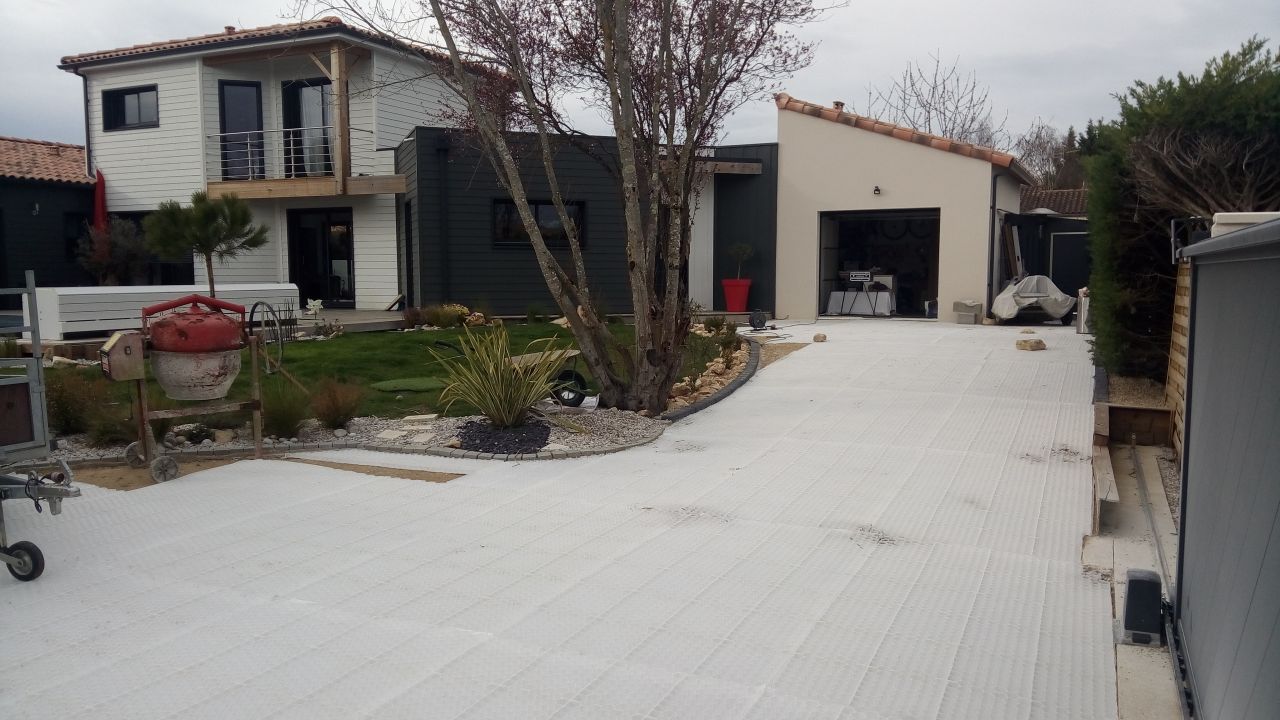Pose du Nidagravel 130 (120m²)