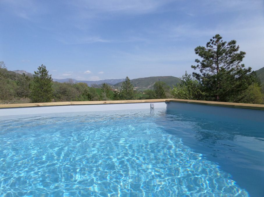 Vue depuis la piscine