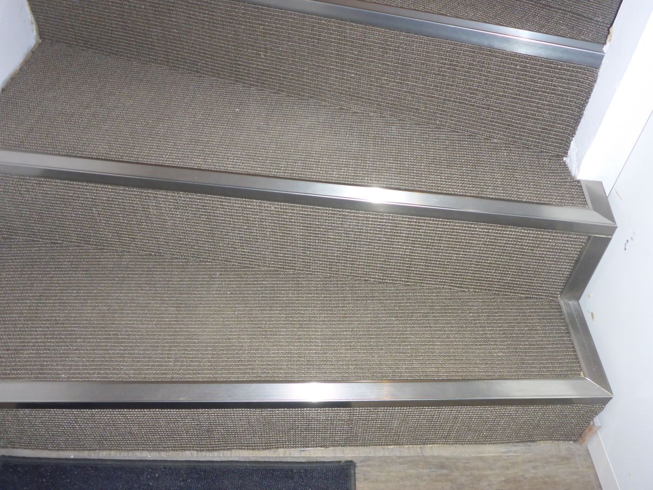 Pose de Cisal dans les escaliers
