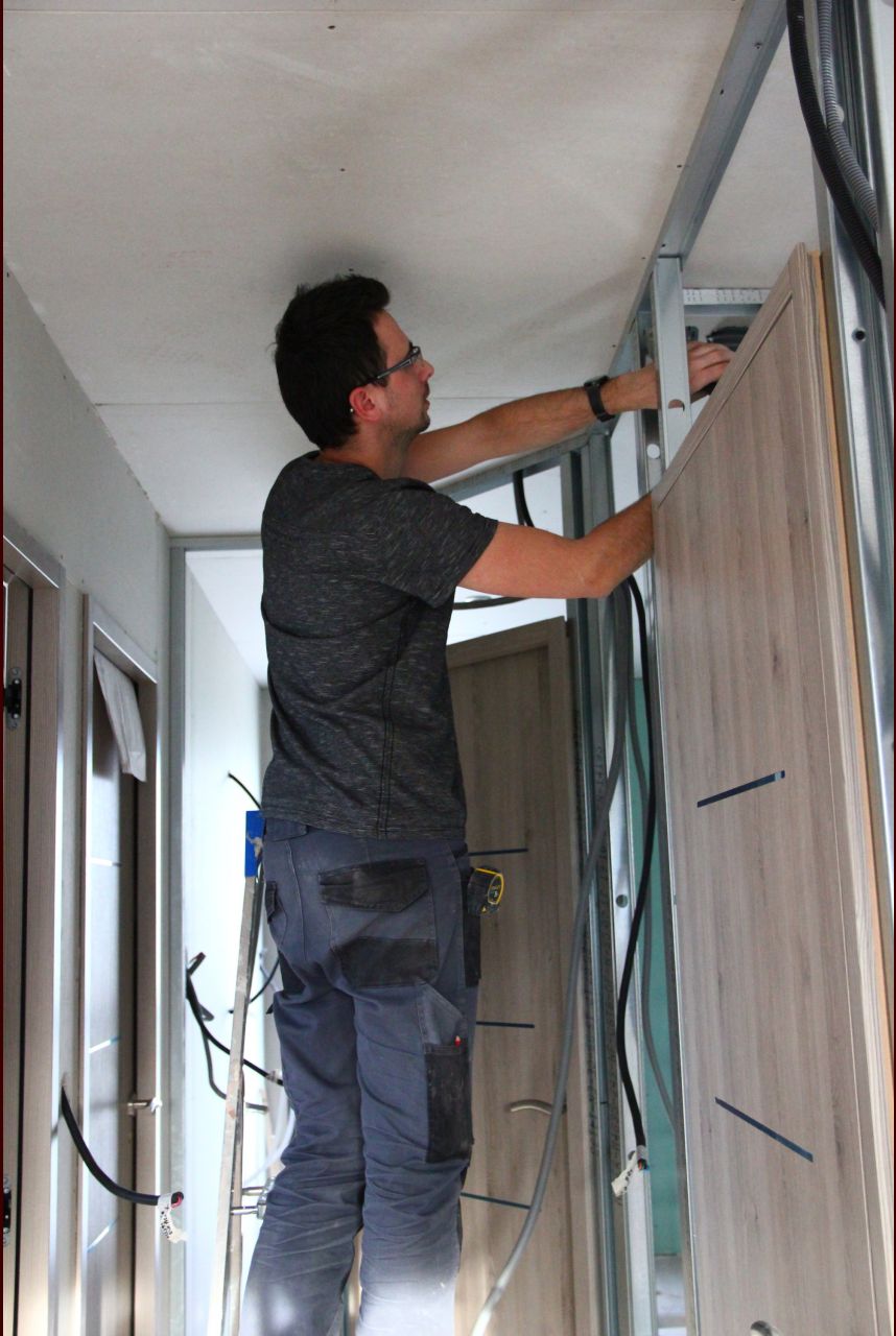avancement des cloisons de l'étage
