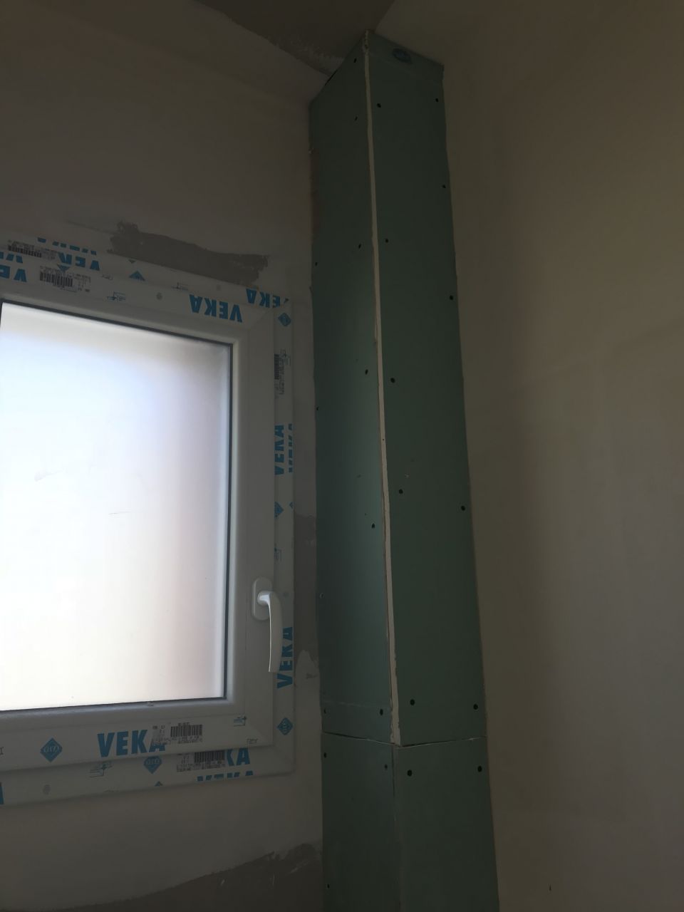 Bâti ventilation de chute des w.c.
