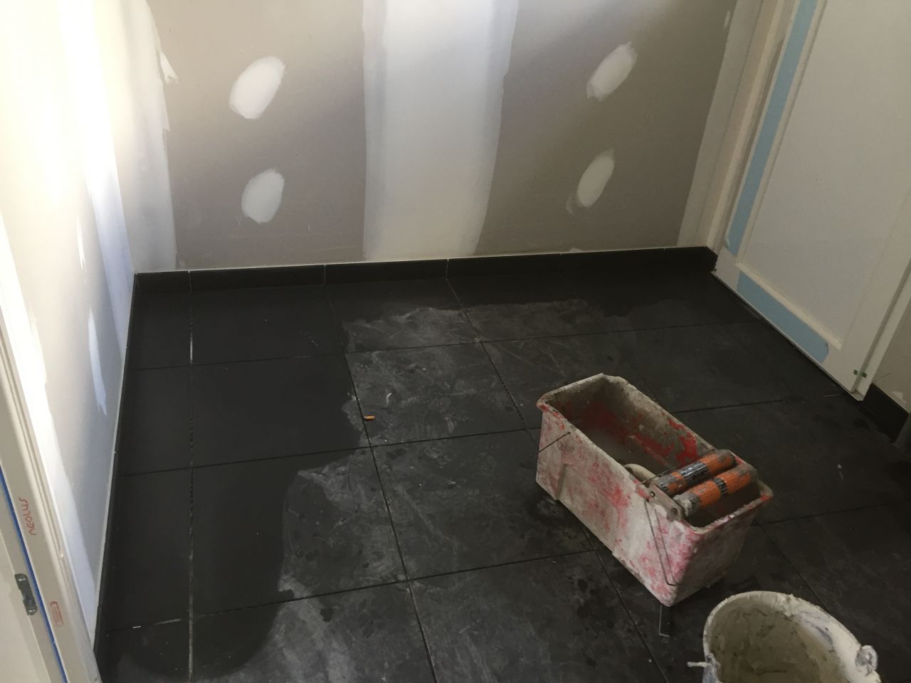 carrelage, plinthe cellier