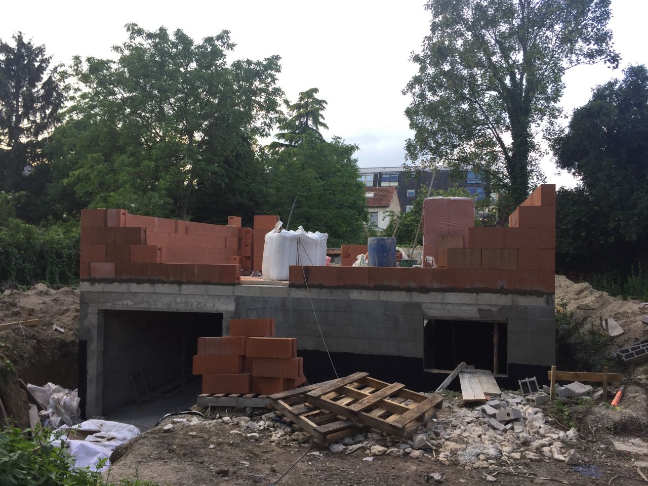 Élévation des murs du RdC 4 jours après