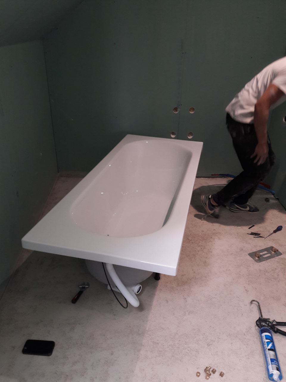 Baignoire étage en cours de pose