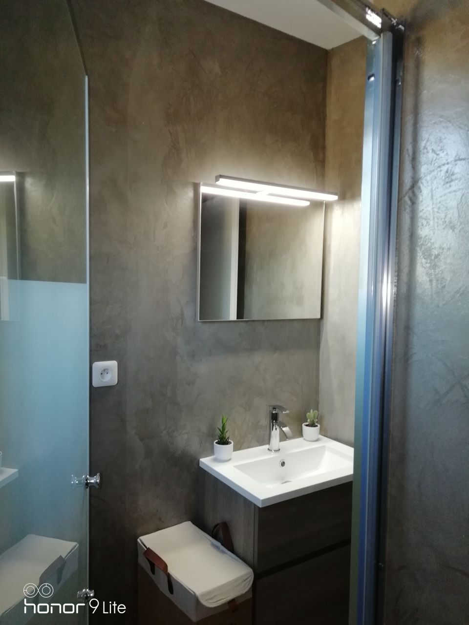 Aménagement de notre salle de douche privative, enfin !