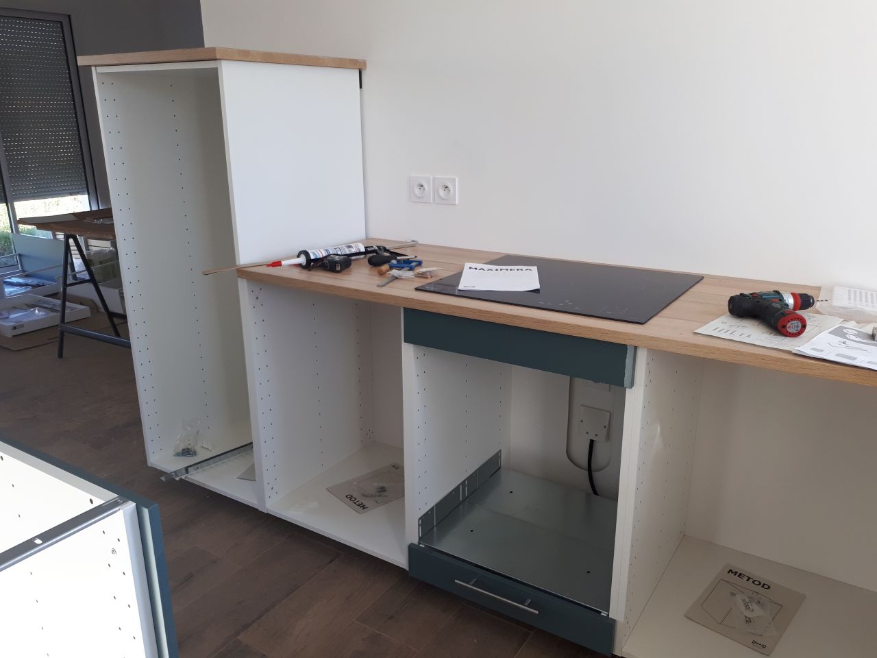 Montage de la cuisine en cours