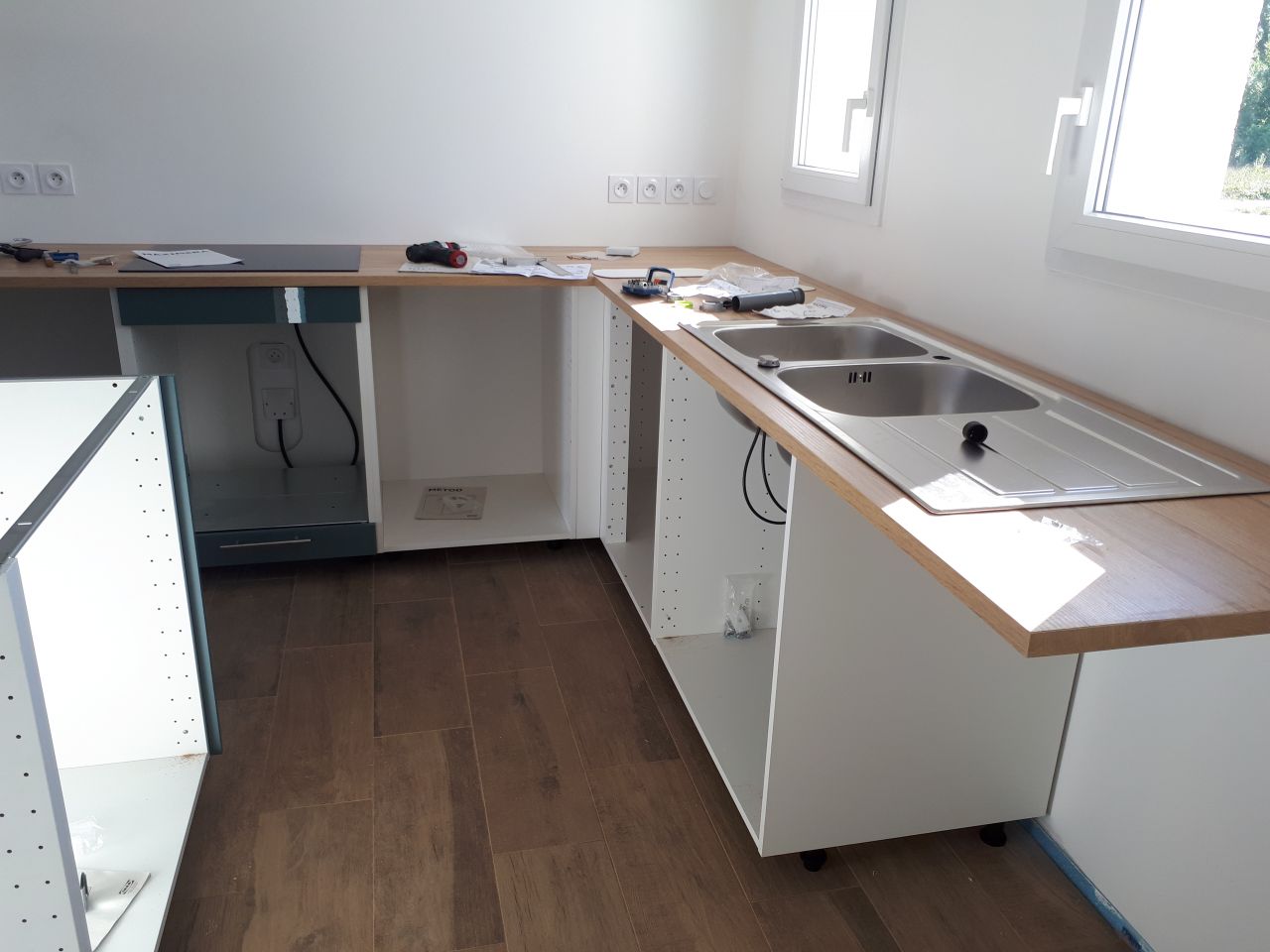 Montage de la cuisine en cours