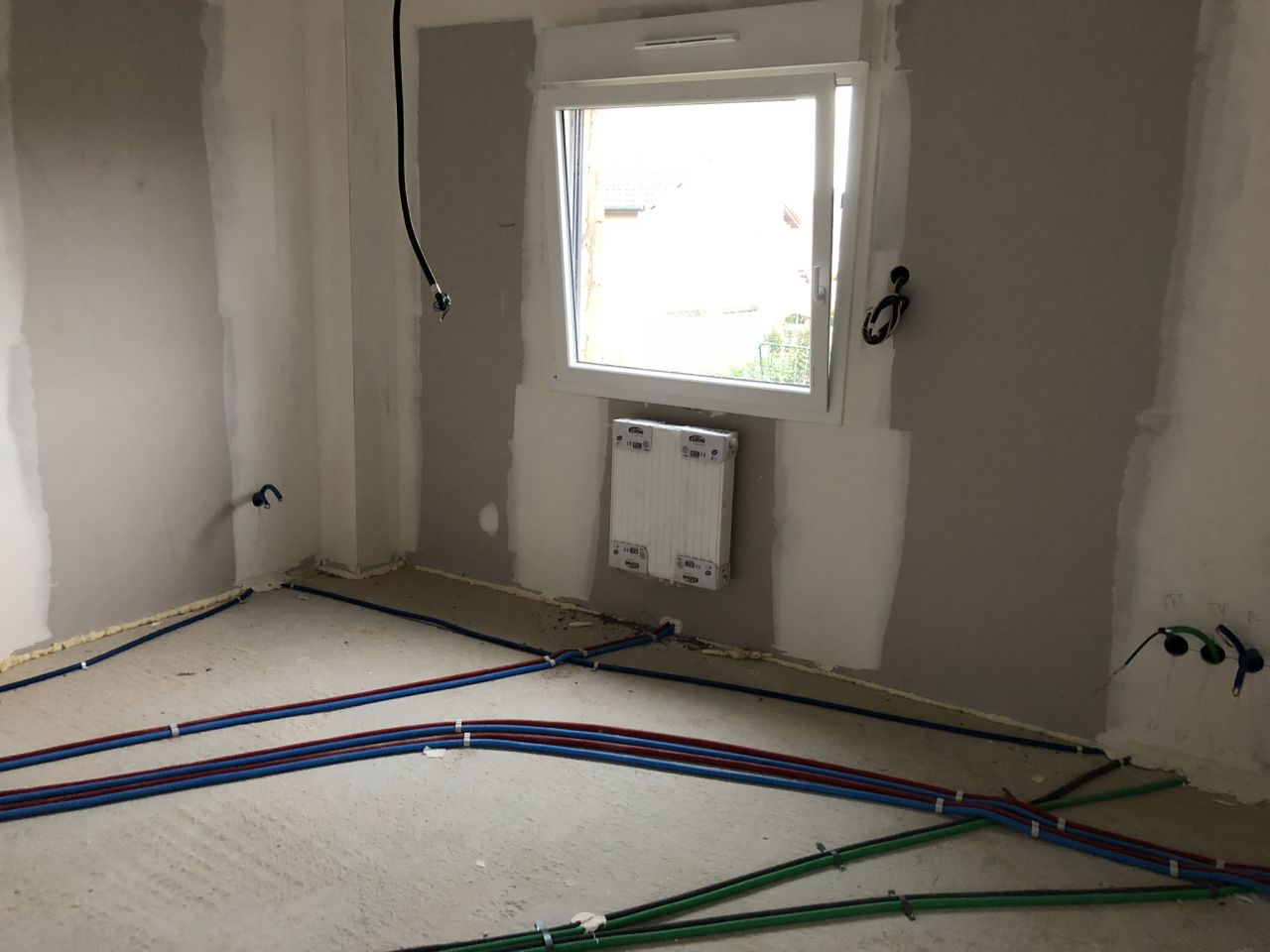 Chambre 1 après intervention du plombier