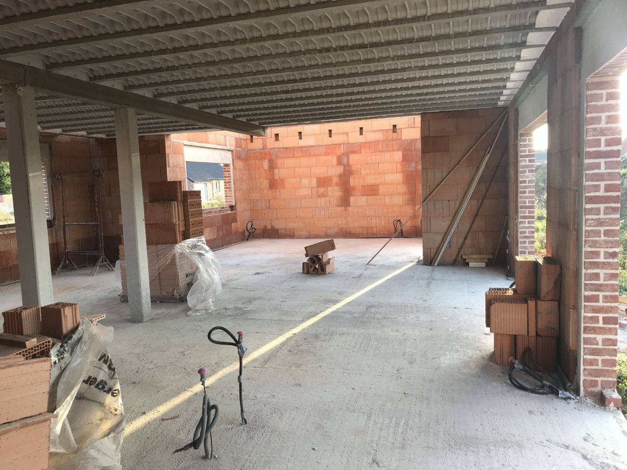 Un bon coup de balai, on commence à libérer l?espace pour la suite.