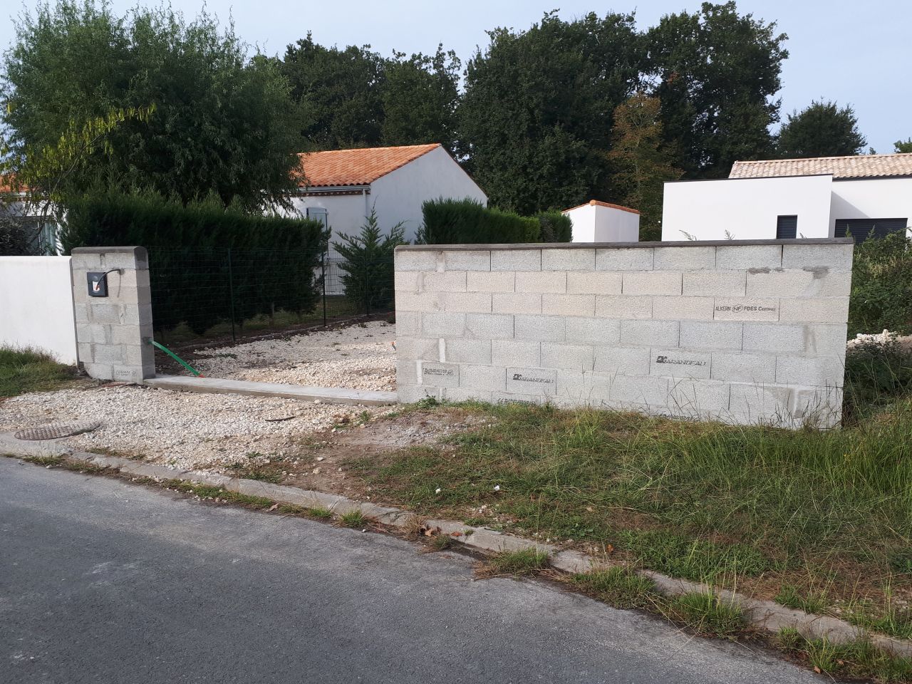 Muret pour portail coulissant