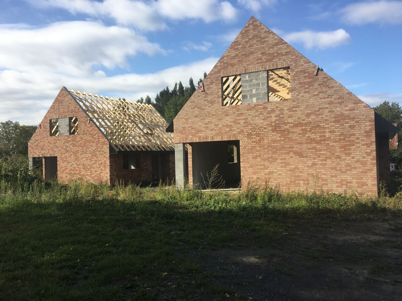 Les 2 maisons, vue depuis le ct gauche.