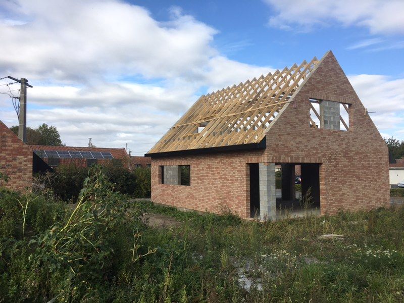 1ere maison, vue de l'angle arrire