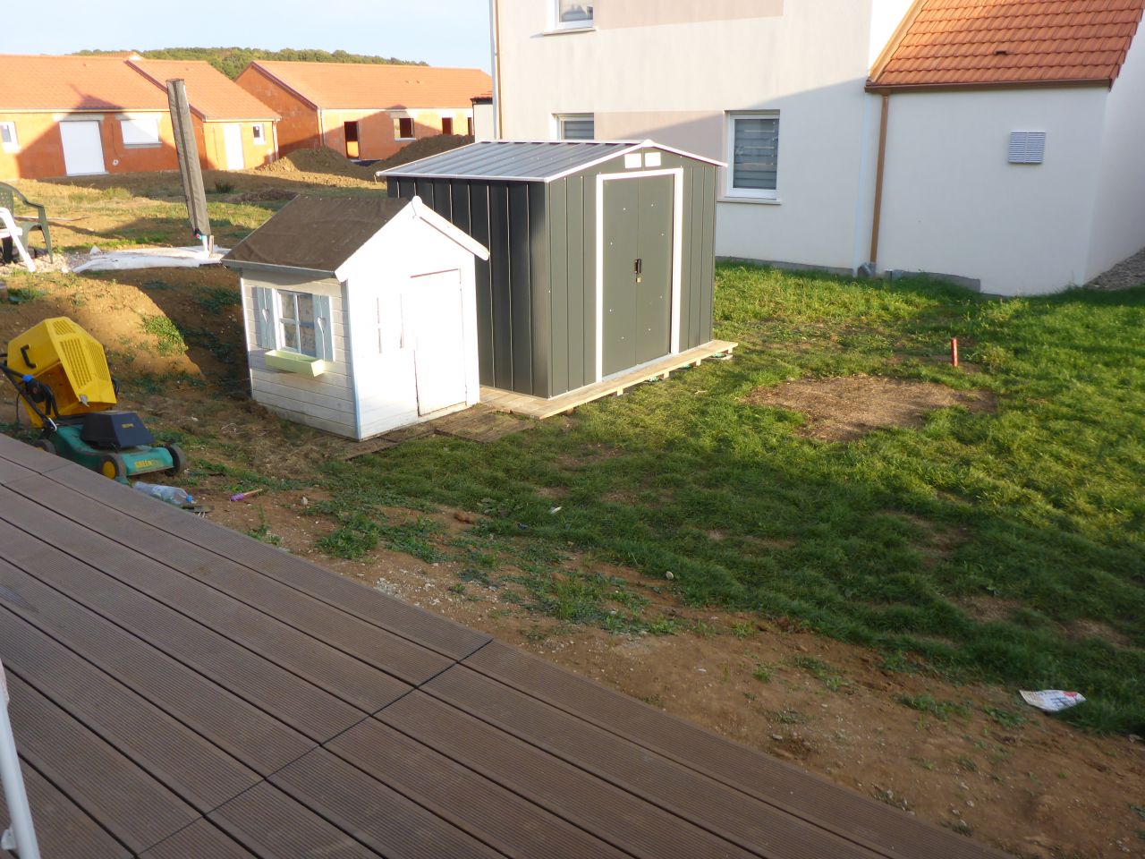 Terrasse terminée et abri de jardin installé