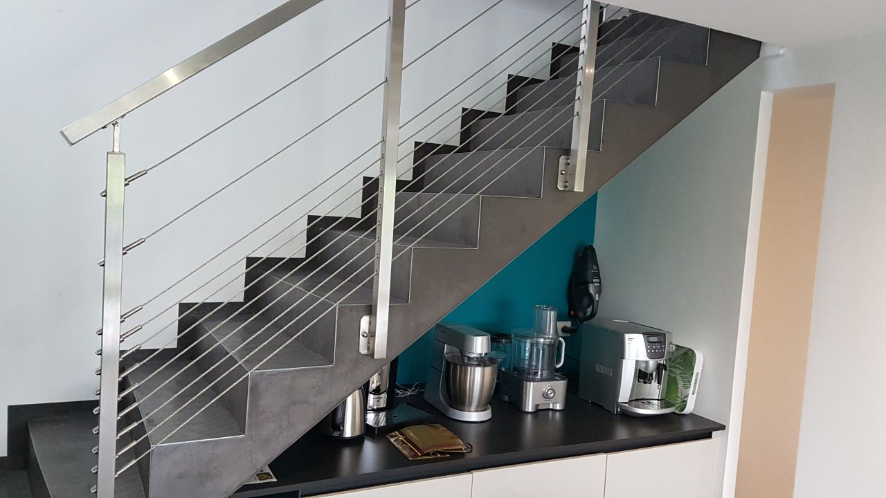 Garde corps de l'escalier installé