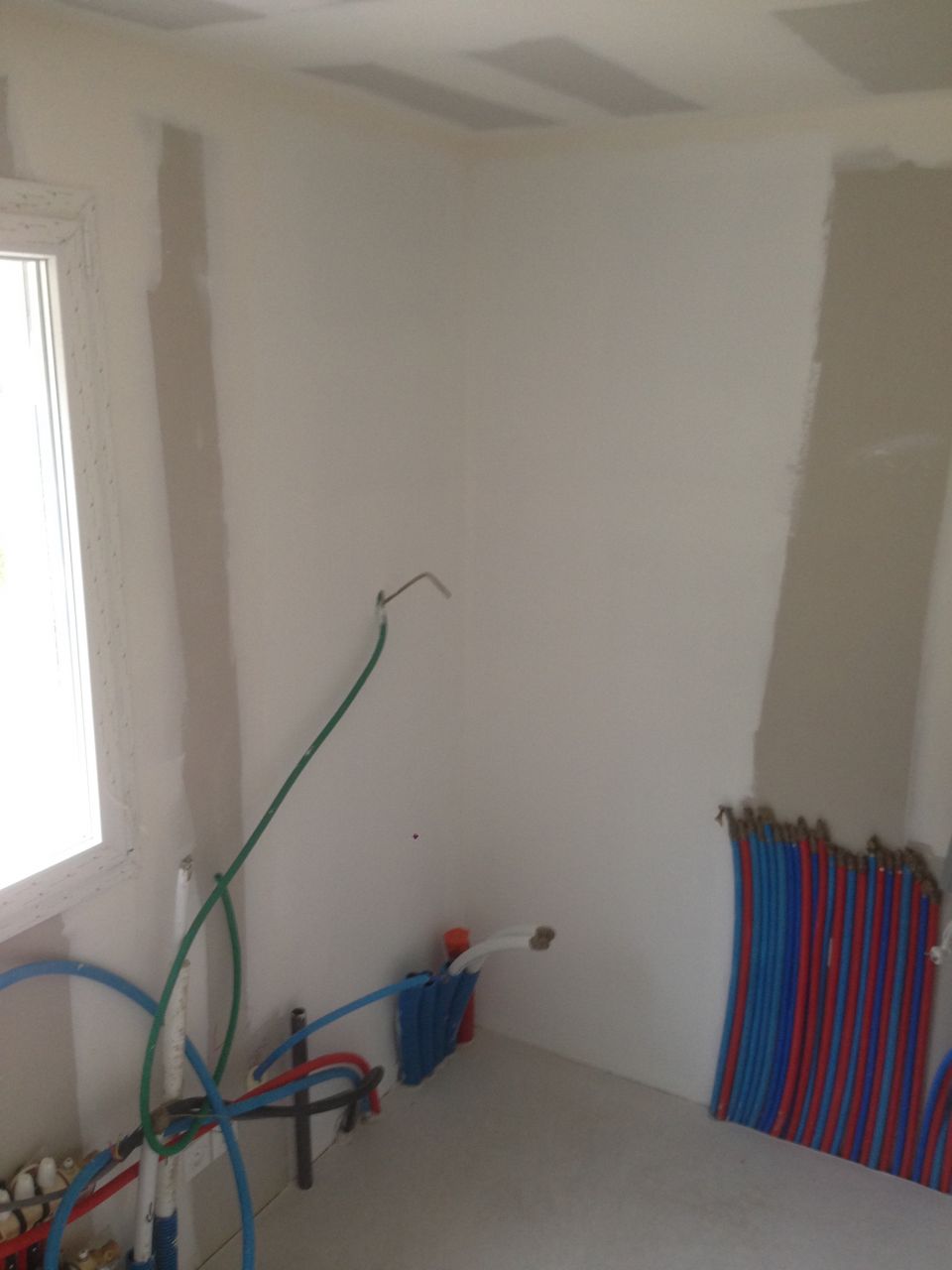 1 ère couche de peinture!!! (avant la pose du ballon)