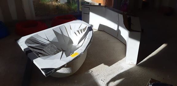Baignoire d'angle + tablier livrés