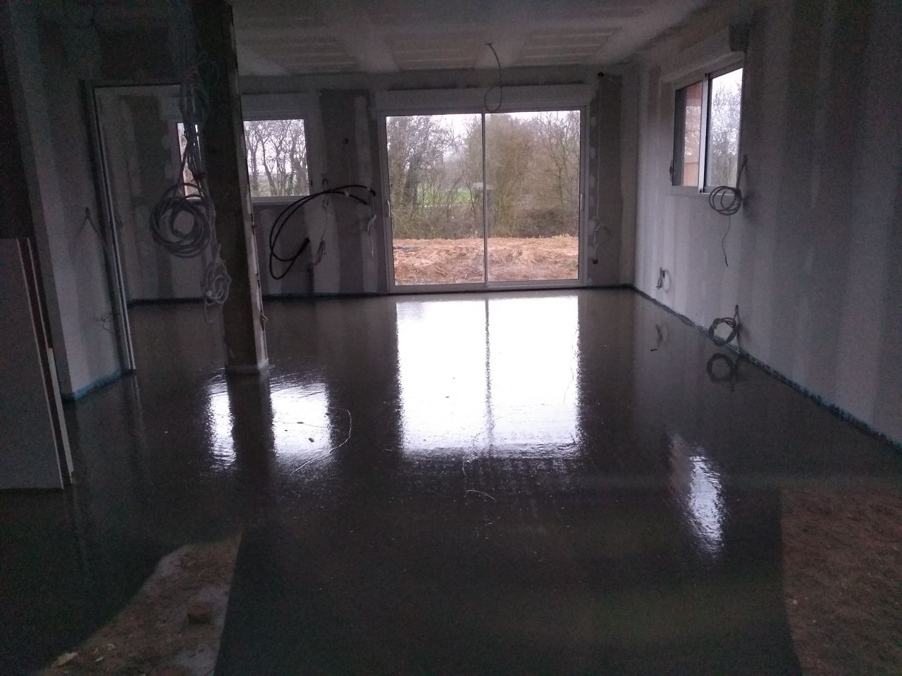Plancher chauffant coulé (à base de ciment)