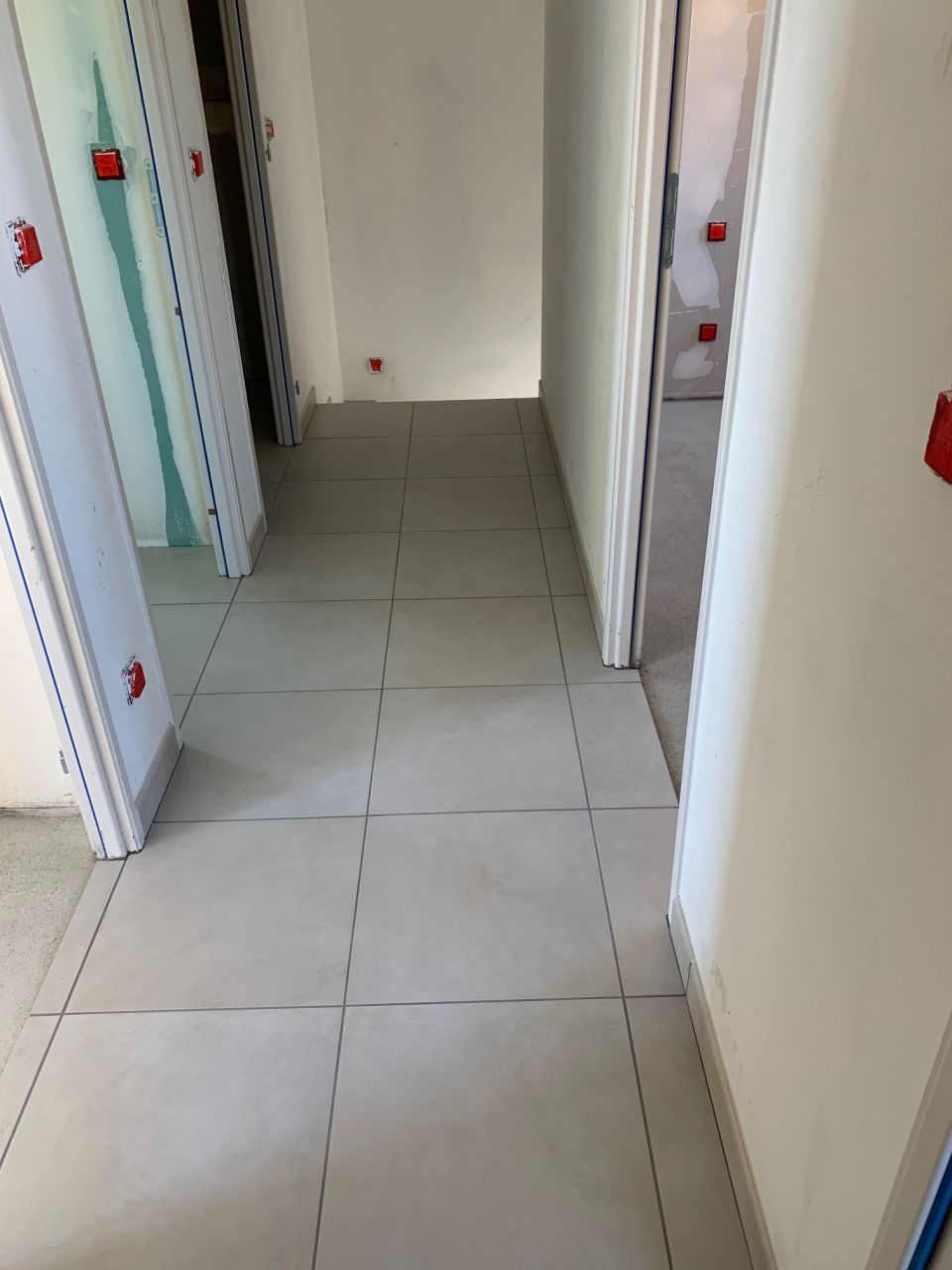 Carrelage dégagement de l'étage