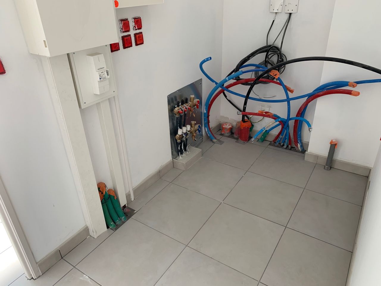 Cellier carrelage terminé