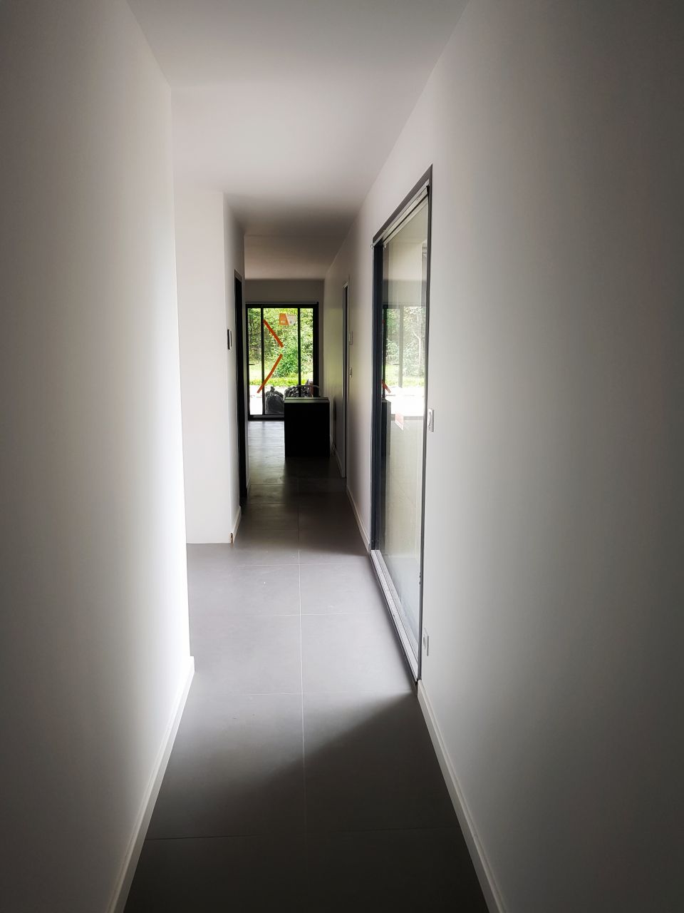couloir sans les plastiques au sol
