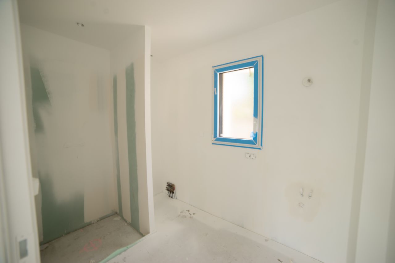 SdB du RdC - peinture blanche de toute la maison